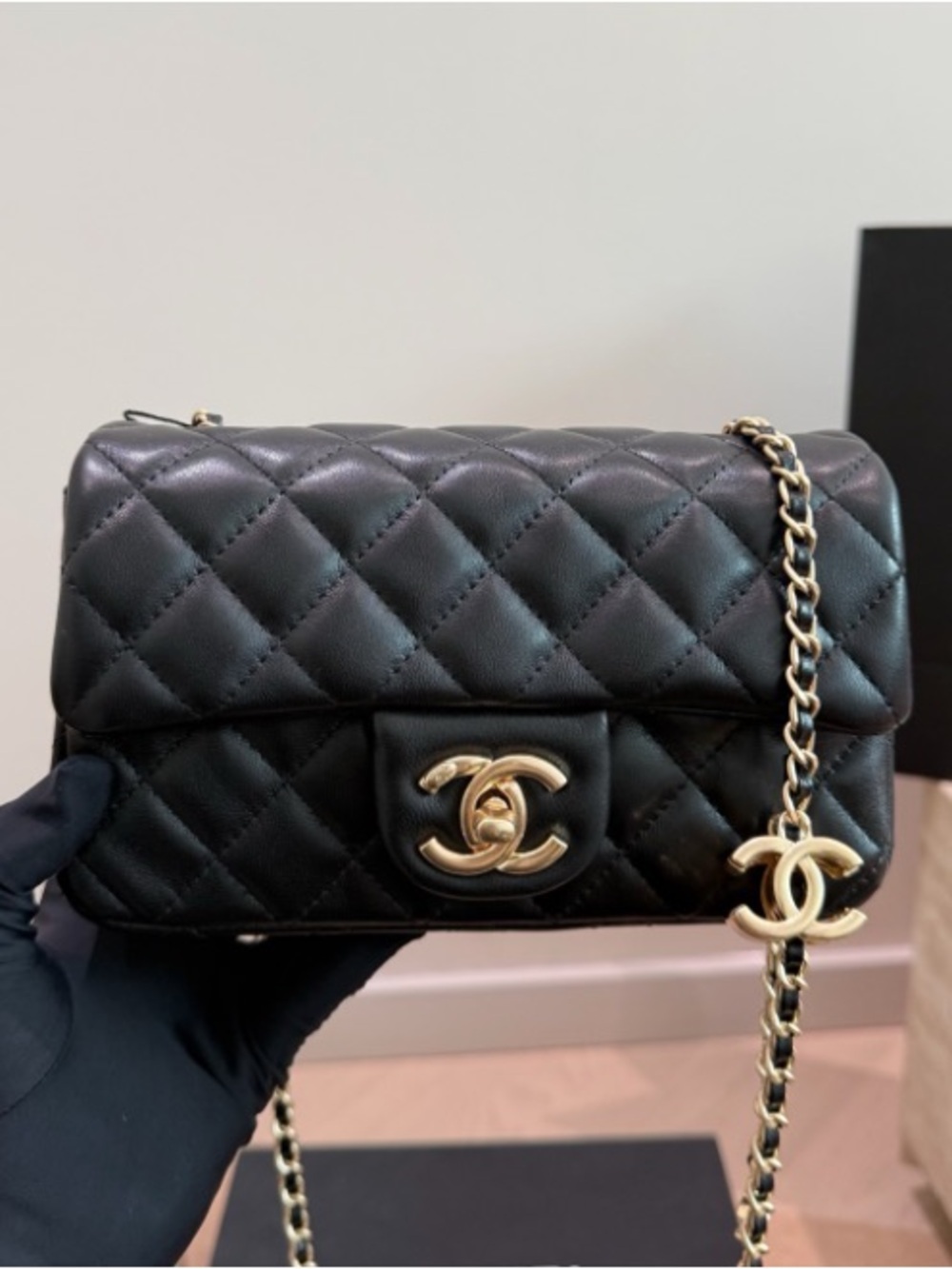 🖤 Pre-Loved Authentic Chanel Black Handbag